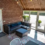 De Scherpenhof Bed & Breakfast Leur