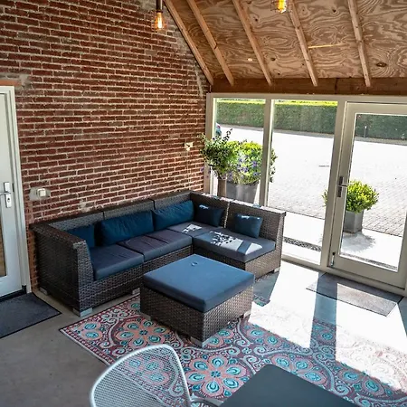 De Scherpenhof, Landelijk Gelegen Met Optie Jacuzzi 住宿加早餐酒店 Leur