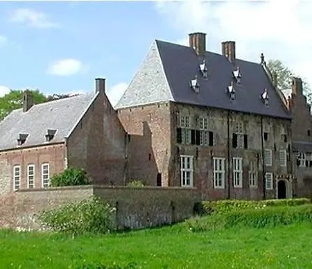 De Scherpenhof, Landelijk Gelegen Met Optie Jacuzzi 住宿加早餐酒店 4*
